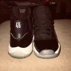 “Air Jordan” Retro 11 Space Jam